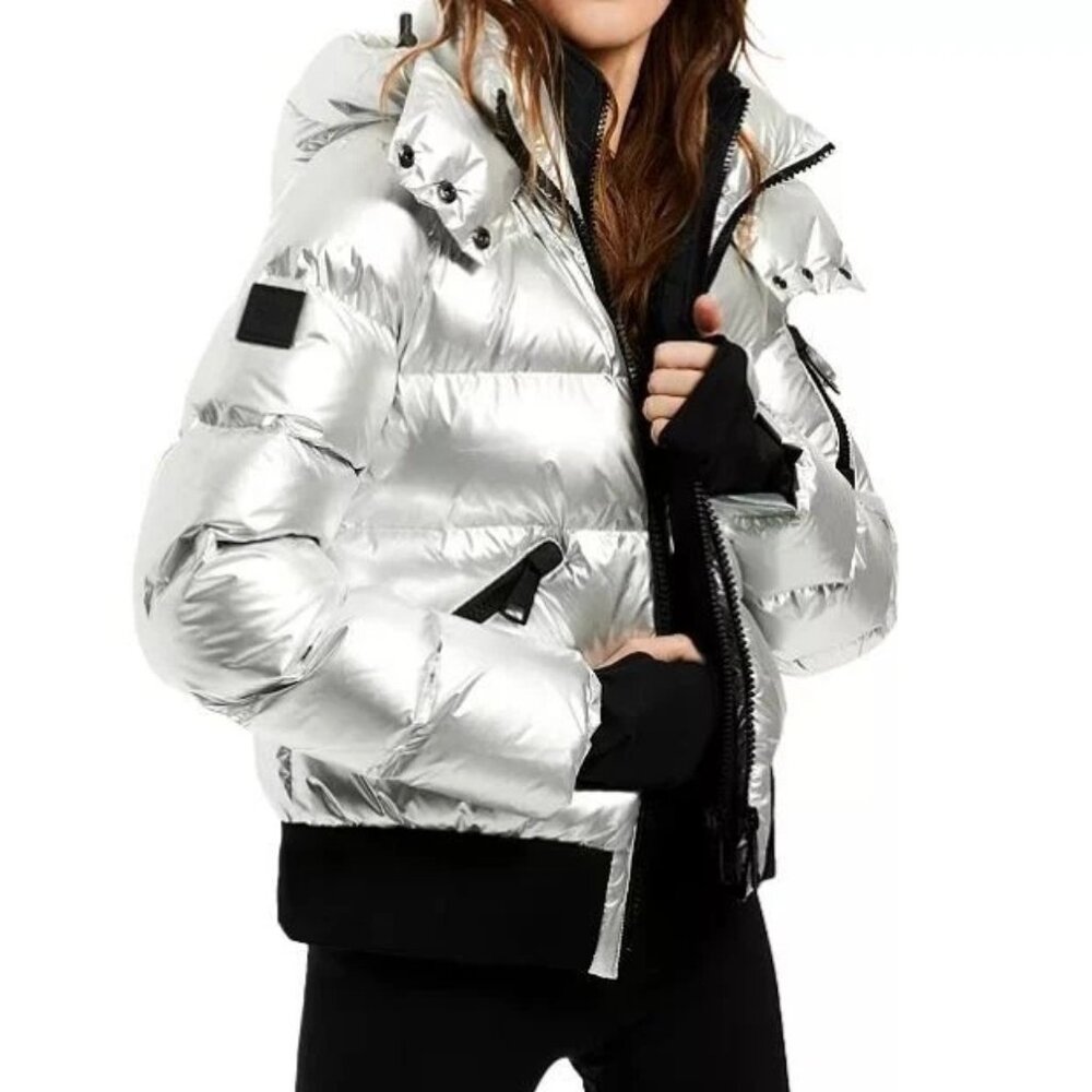 💥HOT ITEM!💥SAM. Bungalow Puffer Jacket in Glossy Metallic Silver - Picture 3 of 16